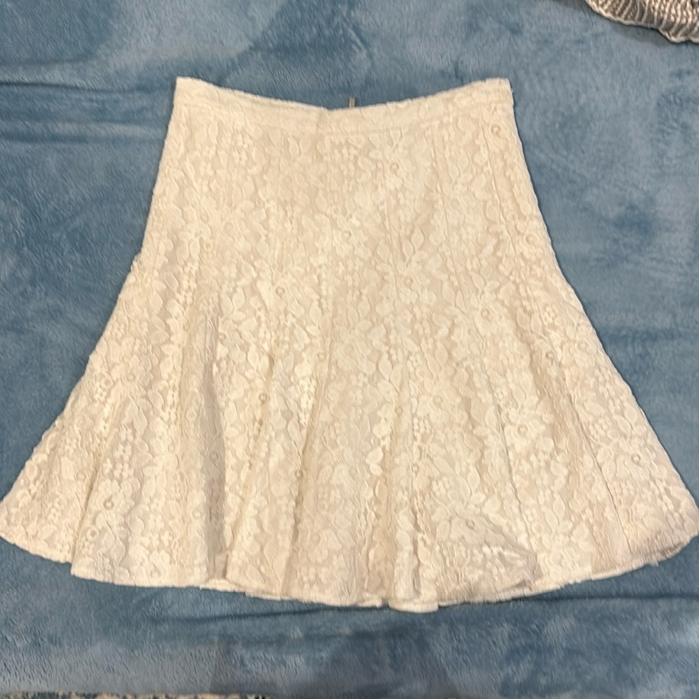White BCBG pleated lace skirt